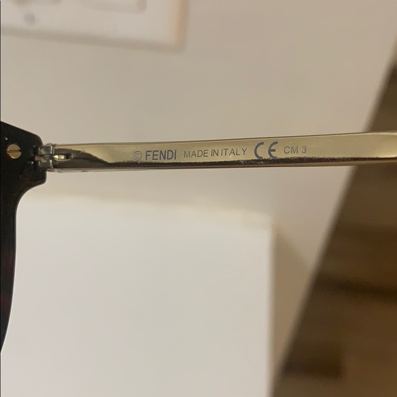 FENDI sunglasses - Picture 3 of 5